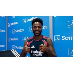 Vinícius Júnior hat seinen Vertrag bei Real Madrid um sechs Jahre verlängert Vinícius Júnior hat seinen Vertrag bei Real Madrid um sechs Jahre verlängert